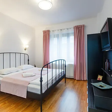 Modern アパート ブラショフ